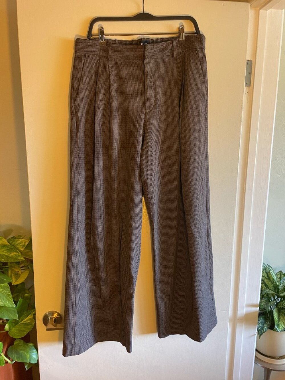 365 High Rise Brushed Twill Pleated Trouser